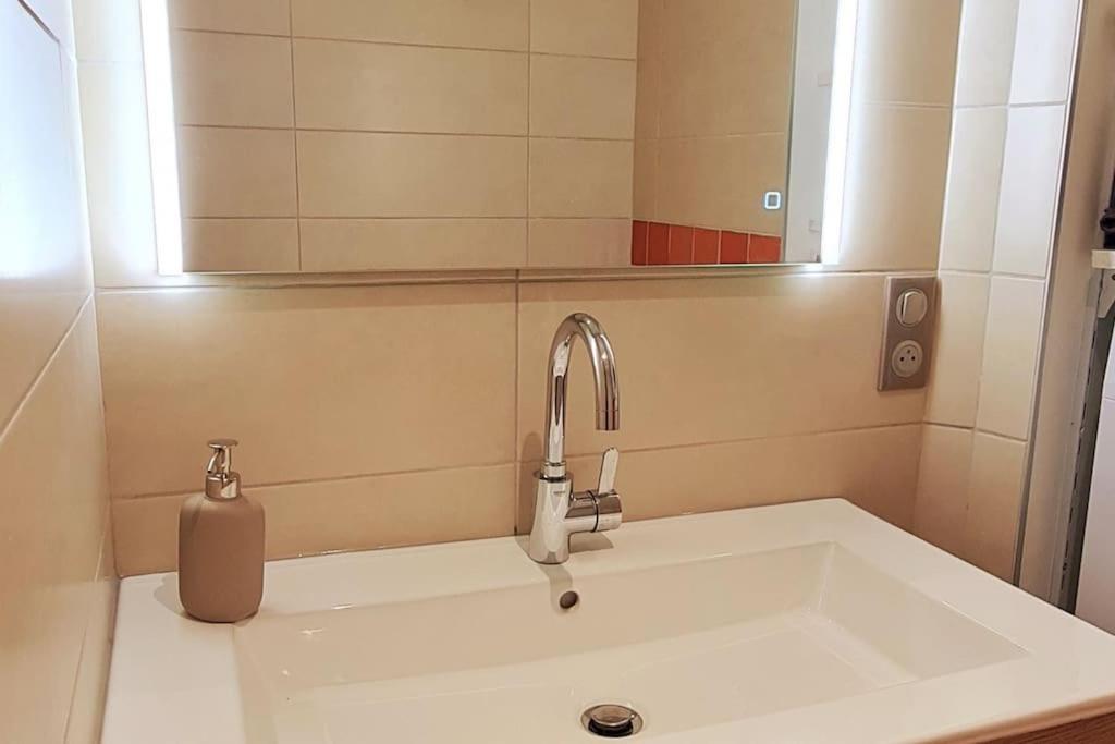 Appartamento Le 56 Faubourg - Proche Centre - Parking Gratuit Beaune  Esterno foto